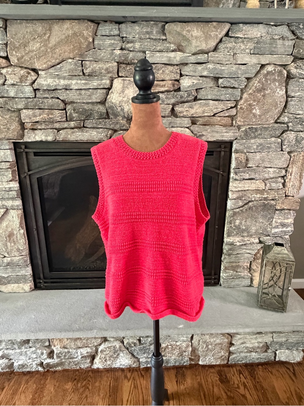 Sleeveless Dark Pink Knit Top